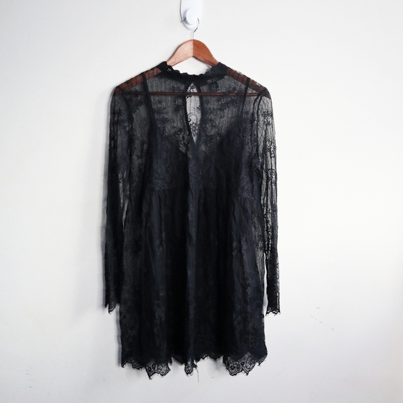 ✨NWOT✨Forever 21 Black Lace mini dress